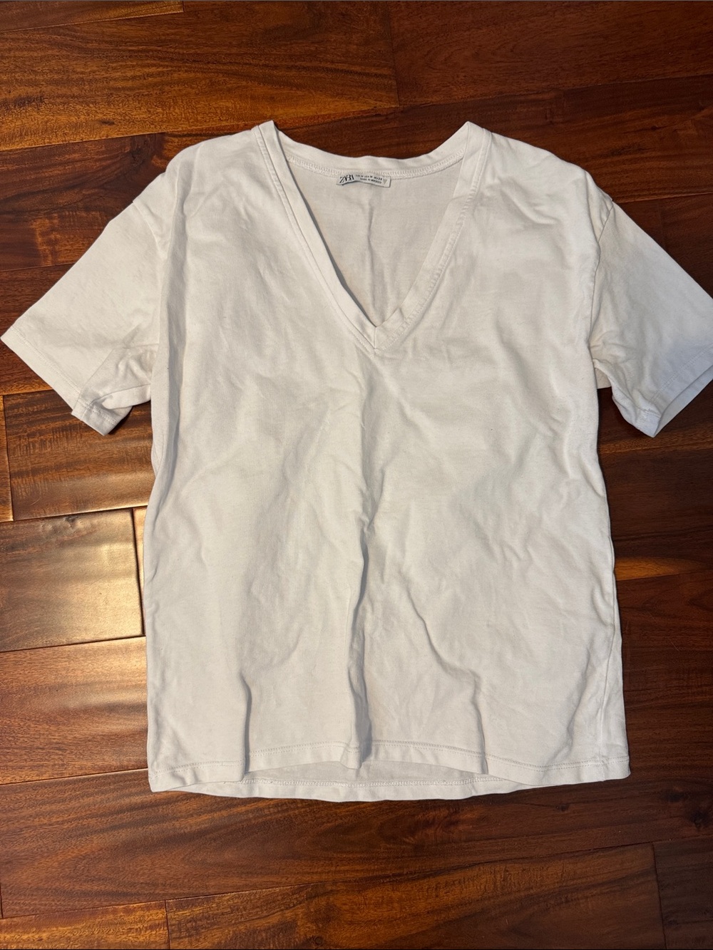 Zara White V-Neck Short Sleeve Tee